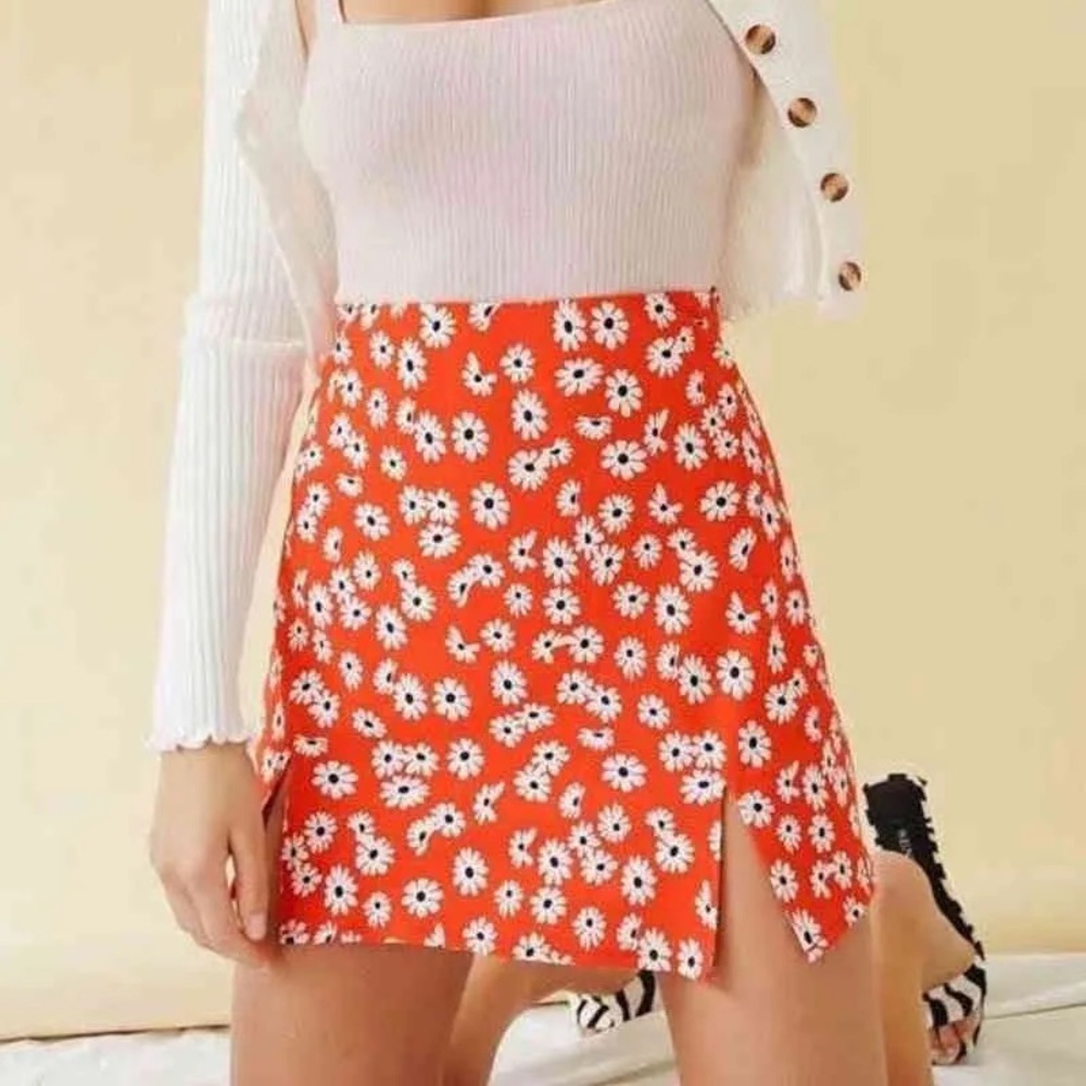 WHIT Women’s Daisies Pencil Skirt, size 6